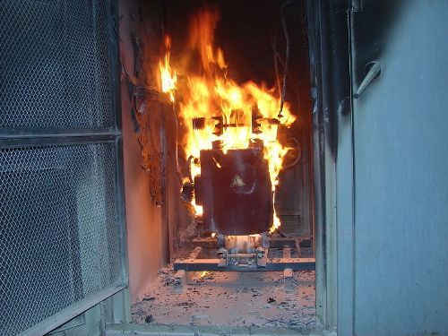 夏日炎炎，北京創(chuàng)聯(lián)匯通電氣教你必備油浸式變壓器防火常識(shí)